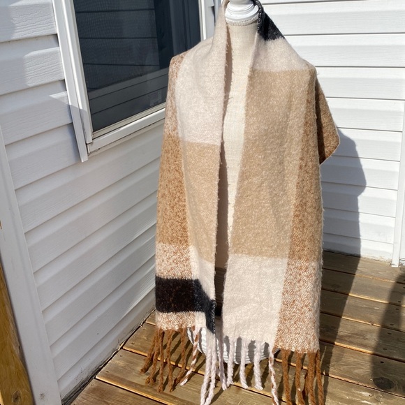 Luxury Wooly Scarf/wrap (HUGE!) Camel Check! NEW! 91” LONG! - Picture 3 of 9